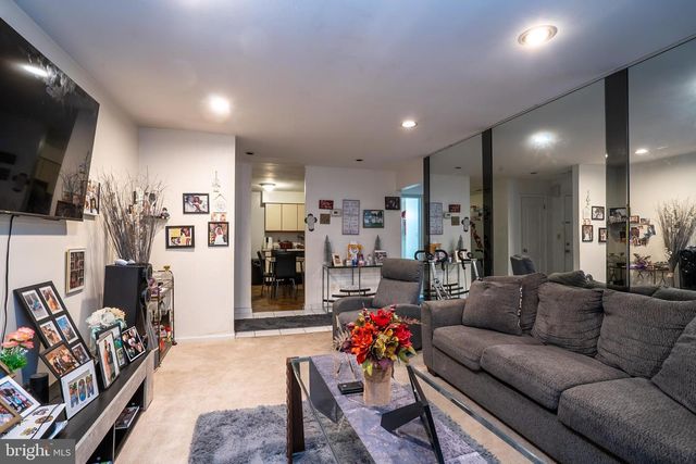 J4 AVON DR, East Windsor, NJ 08520