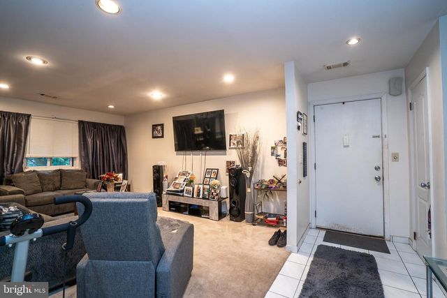 J4 AVON DR, East Windsor, NJ 08520