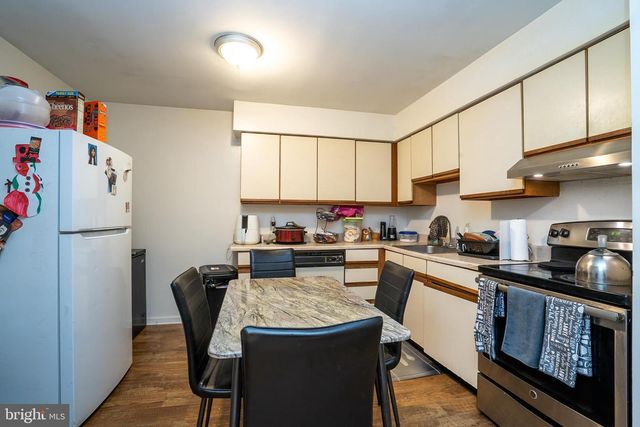 J4 AVON DR, East Windsor, NJ 08520