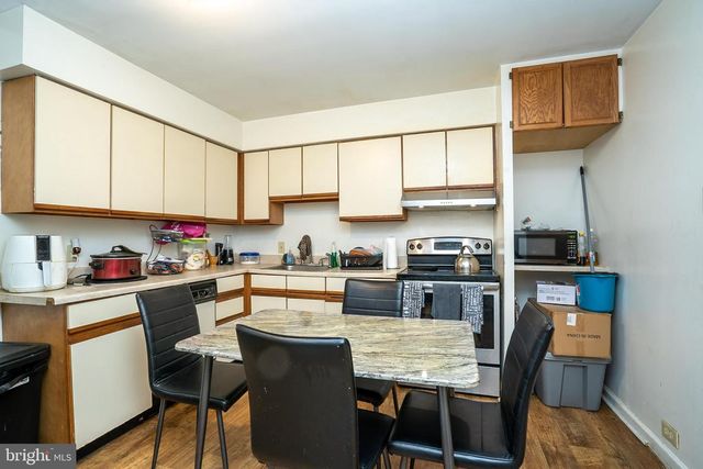 J4 AVON DR, East Windsor, NJ 08520