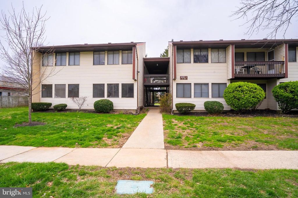 J4 AVON DR, East Windsor, NJ 08520