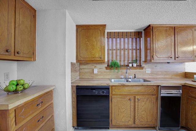 9427 Braeburn GLN, Austin, TX 78729