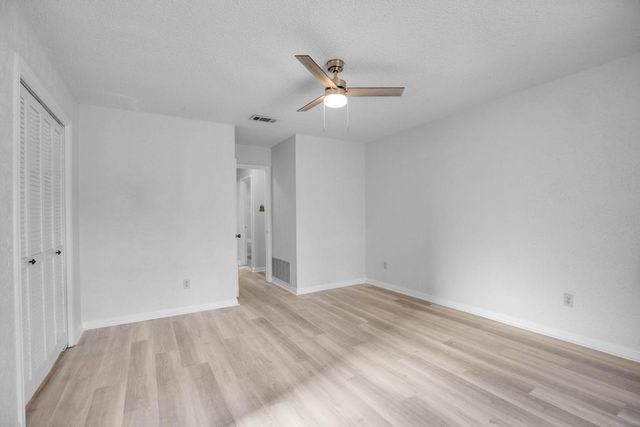 9427 Braeburn GLN, Austin, TX 78729