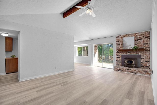 9427 Braeburn GLN, Austin, TX 78729