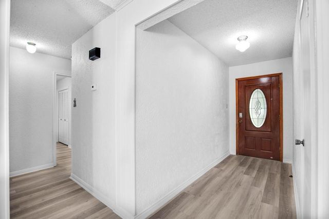 9427 Braeburn GLN, Austin, TX 78729