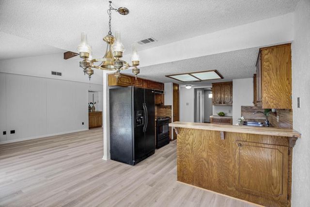 9427 Braeburn GLN, Austin, TX 78729