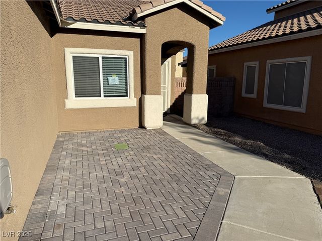 6304 Legend Falls Street, North Las Vegas, NV 89081