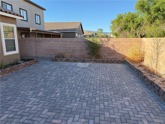 6304 Legend Falls Street, North Las Vegas, NV 89081