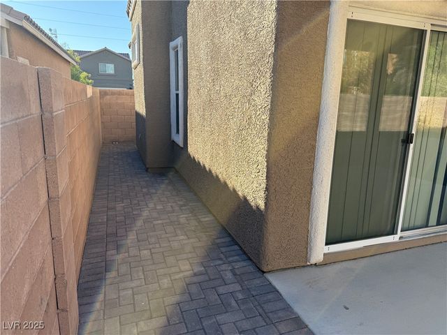 6304 Legend Falls Street, North Las Vegas, NV 89081