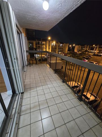 1300 SW 122nd Ave 305-2, Miami, FL 33184