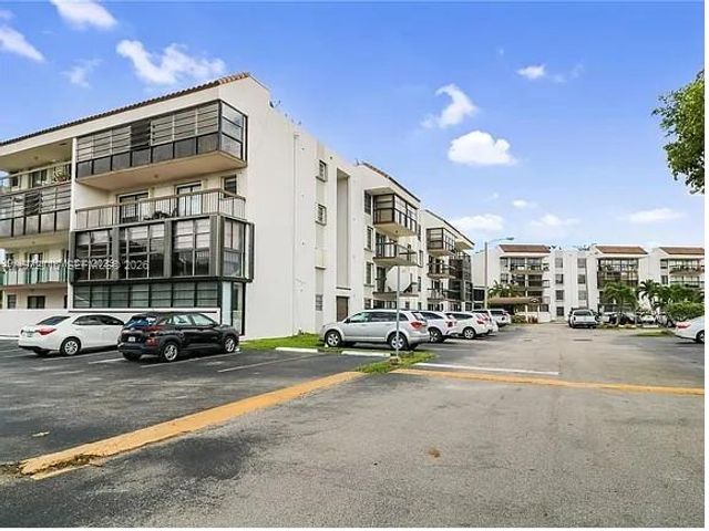 1300 SW 122nd Ave 305-2, Miami, FL 33184