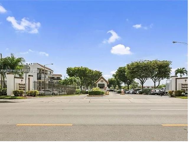 1300 SW 122nd Ave 305-2, Miami, FL 33184