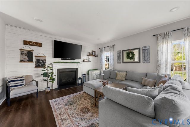 6800 Stafford Park Dr, Moseley, VA 23120