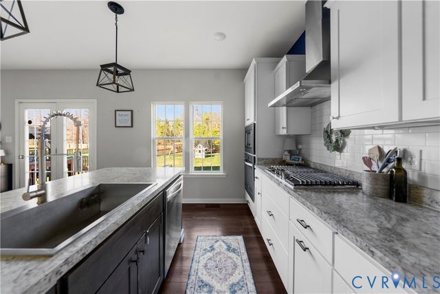 6800 Stafford Park Dr, Moseley, VA 23120