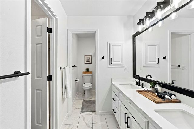 9 Whitton Lane, Bella Vista, AR 72714