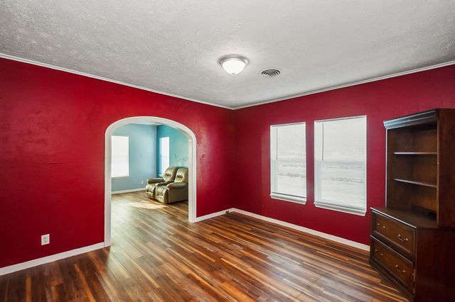 109 Maple Street, Highlands, TX 77562