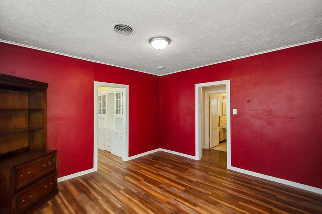 109 Maple Street, Highlands, TX 77562