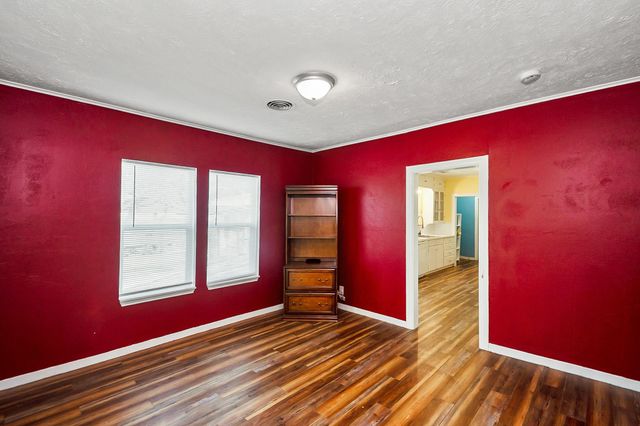 109 Maple Street, Highlands, TX 77562