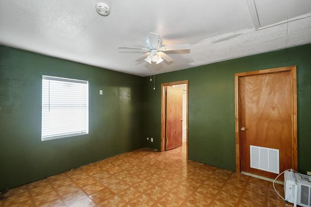 109 Maple Street, Highlands, TX 77562