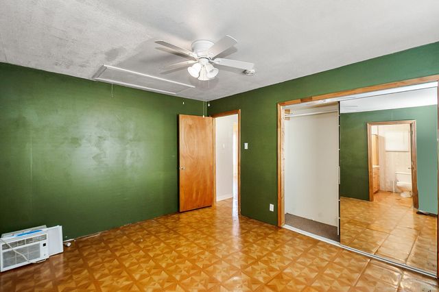 109 Maple Street, Highlands, TX 77562