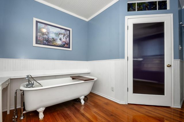 109 Maple Street, Highlands, TX 77562