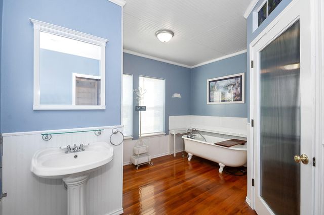 109 Maple Street, Highlands, TX 77562