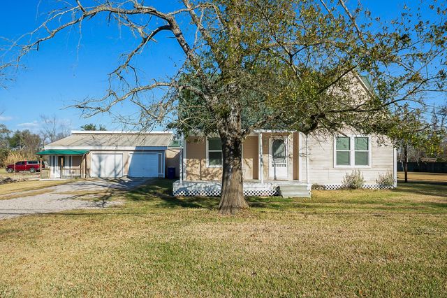 109 Maple Street, Highlands, TX 77562