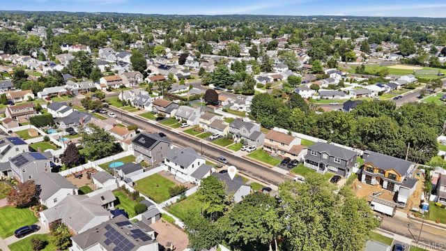 18 Devon Road, Bethpage, NY 11714