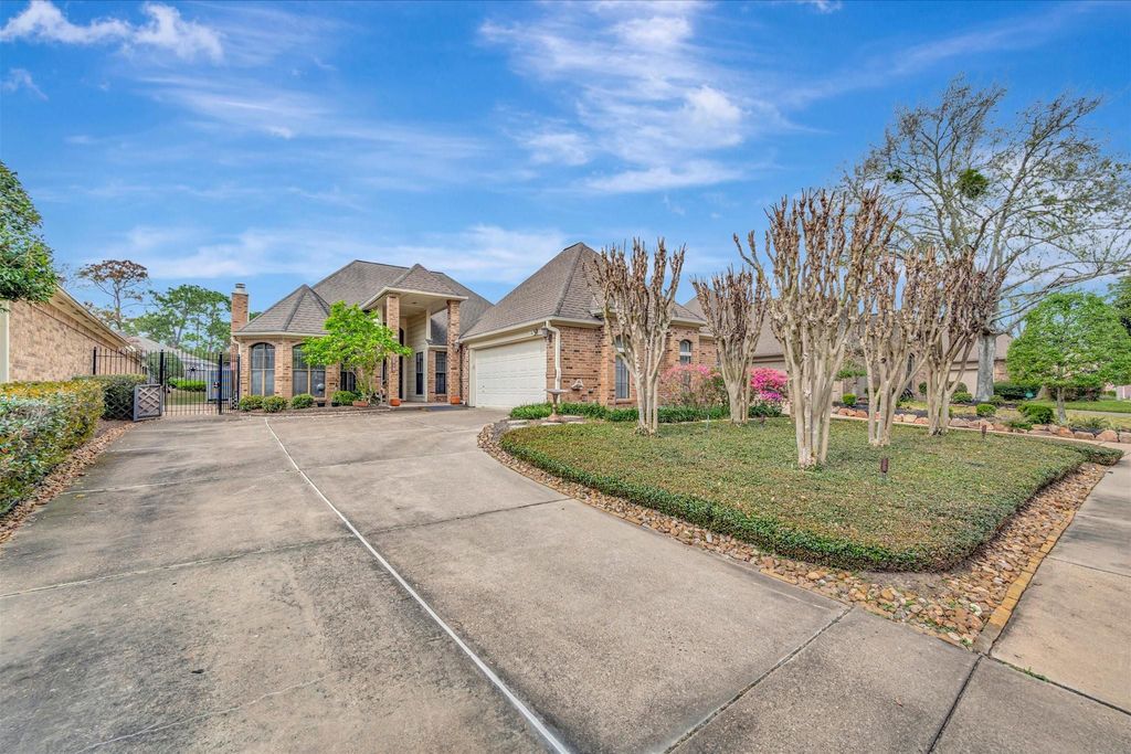 2019 Spring Field Road, Houston, TX 77062