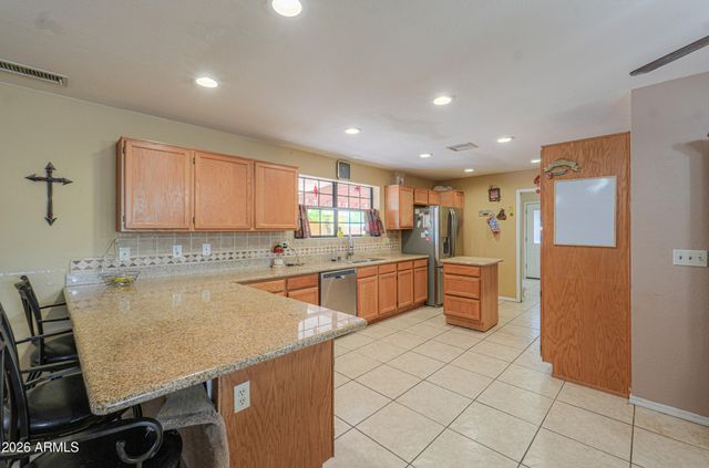 14975 S OAKMONT Drive, Arizona City, AZ 85123
