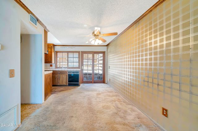 2929 W Avenue J4, Lancaster, CA 93536