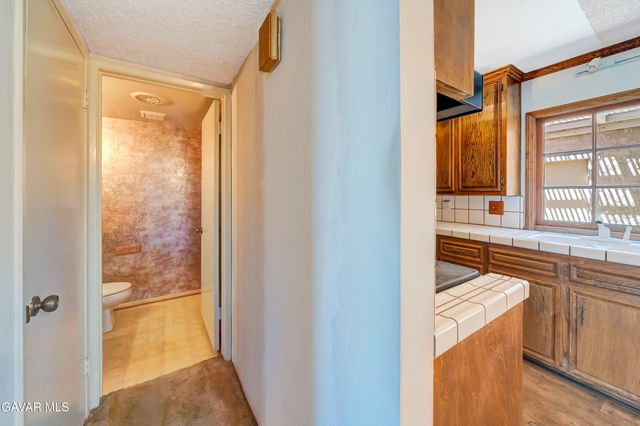 2929 W Avenue J4, Lancaster, CA 93536
