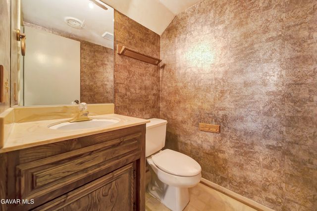 2929 W Avenue J4, Lancaster, CA 93536