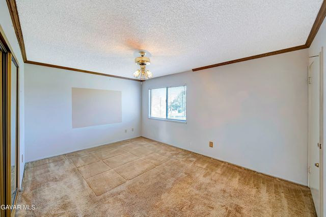 2929 W Avenue J4, Lancaster, CA 93536