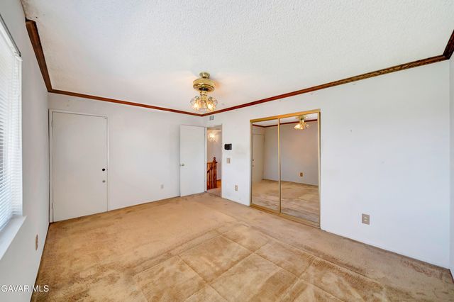 2929 W Avenue J4, Lancaster, CA 93536