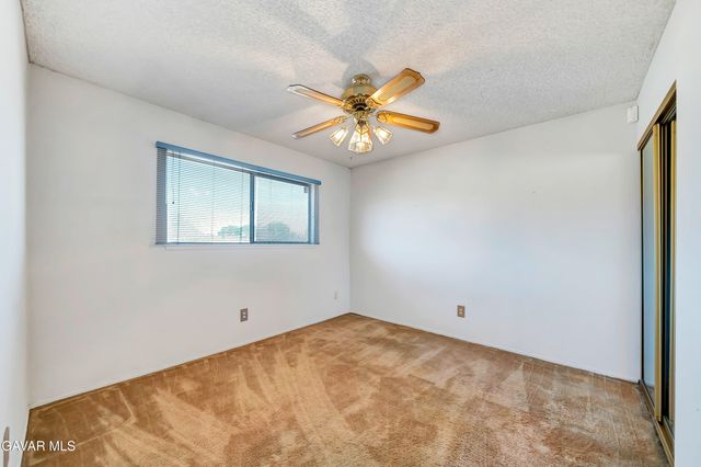 2929 W Avenue J4, Lancaster, CA 93536
