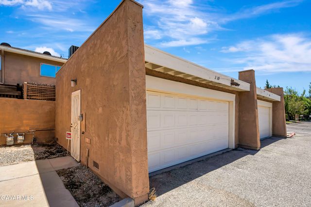 2929 W Avenue J4, Lancaster, CA 93536