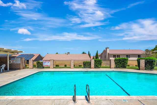 2929 W Avenue J4, Lancaster, CA 93536