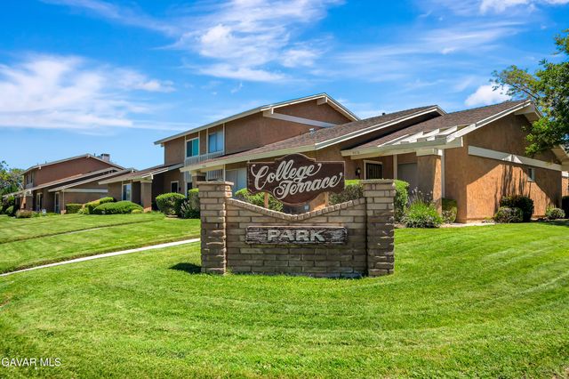 2929 W Avenue J4, Lancaster, CA 93536