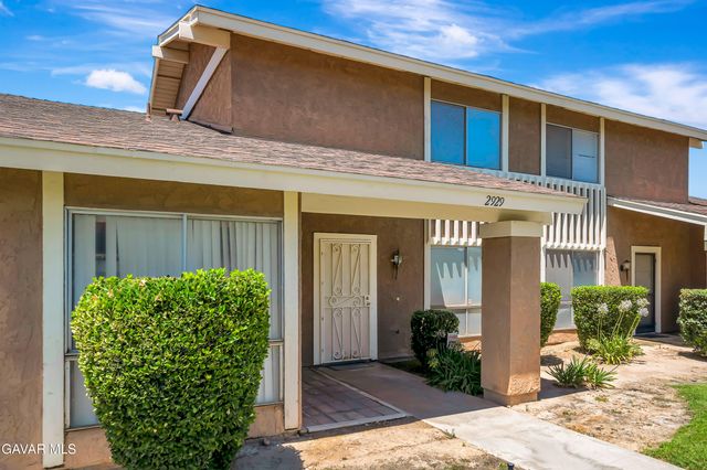 2929 W Avenue J4, Lancaster, CA 93536