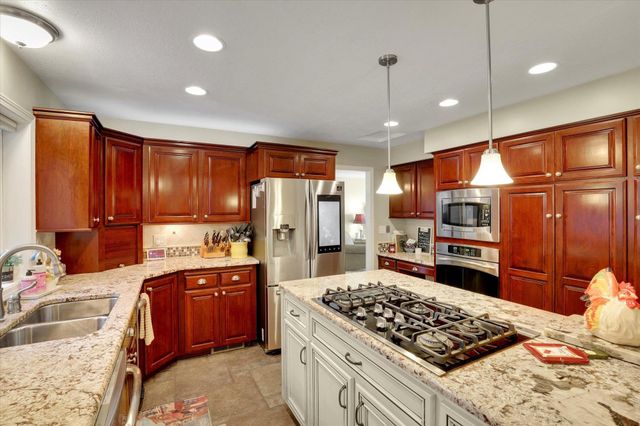 2205 S Conklin Rd, Veradale, WA 99037