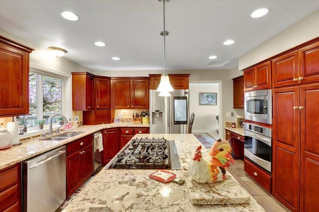 2205 S Conklin Rd, Veradale, WA 99037