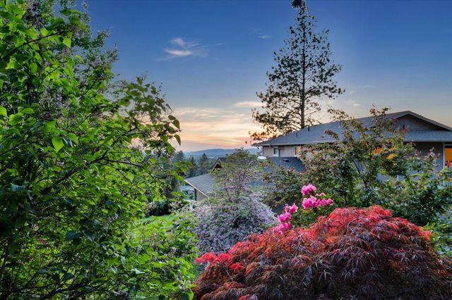 2205 S Conklin Rd, Veradale, WA 99037