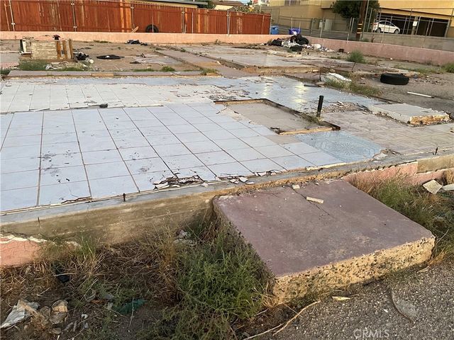 226 E Fredricks, Barstow, CA 92311