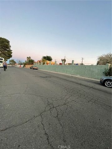 226 E Fredricks, Barstow, CA 92311