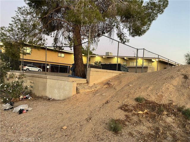 226 E Fredricks, Barstow, CA 92311