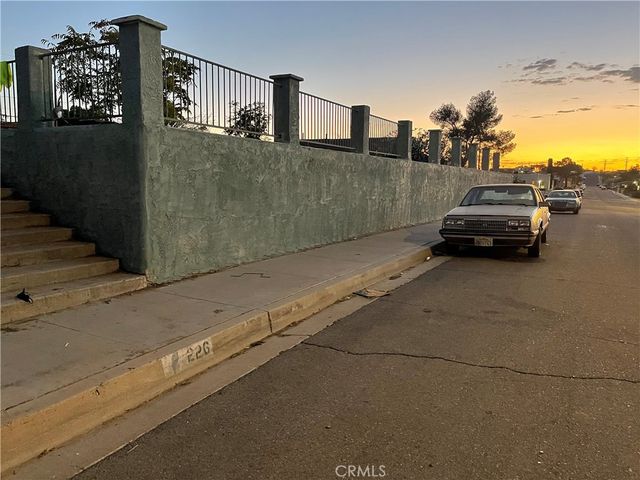 226 E Fredricks, Barstow, CA 92311