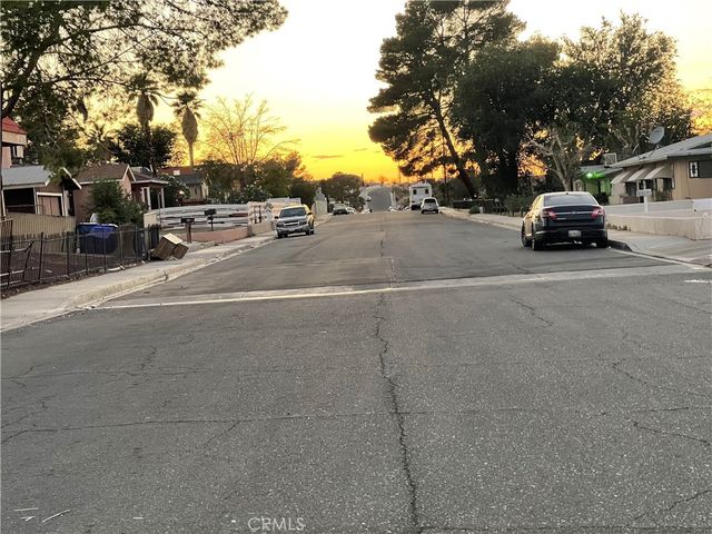 226 E Fredricks, Barstow, CA 92311