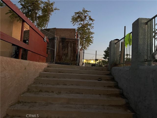 226 E Fredricks, Barstow, CA 92311