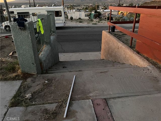 226 E Fredricks, Barstow, CA 92311